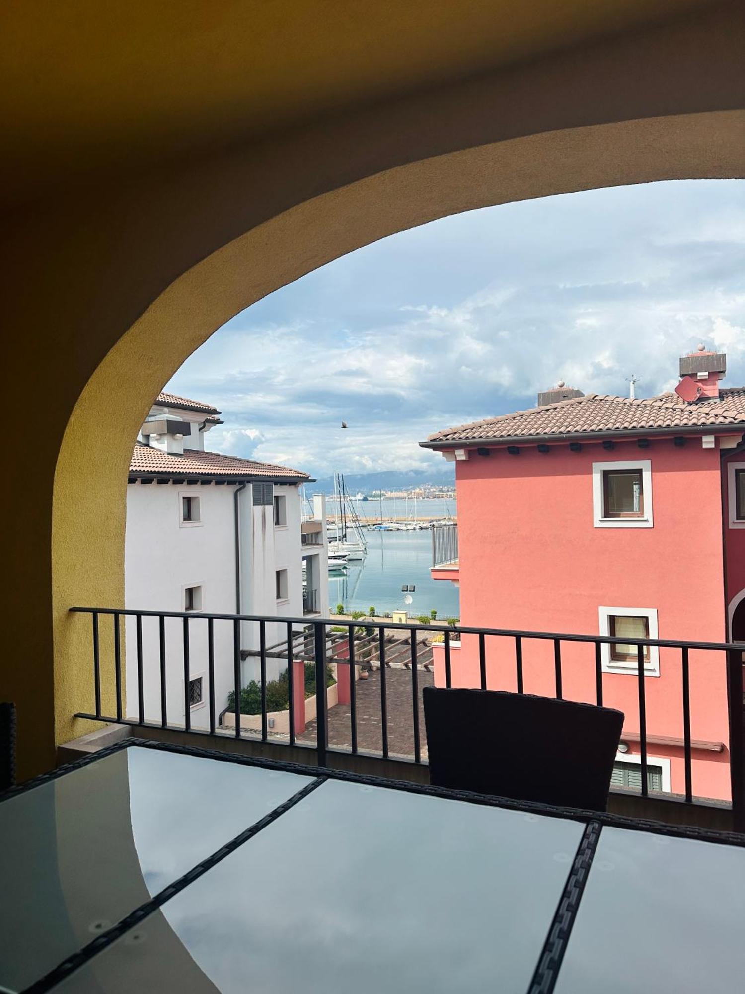Apartment Claudia Múggia Εξωτερικό φωτογραφία